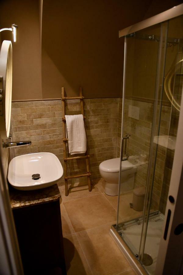 Hotel Le Stanze Del Borgo à Nettuno Extérieur photo