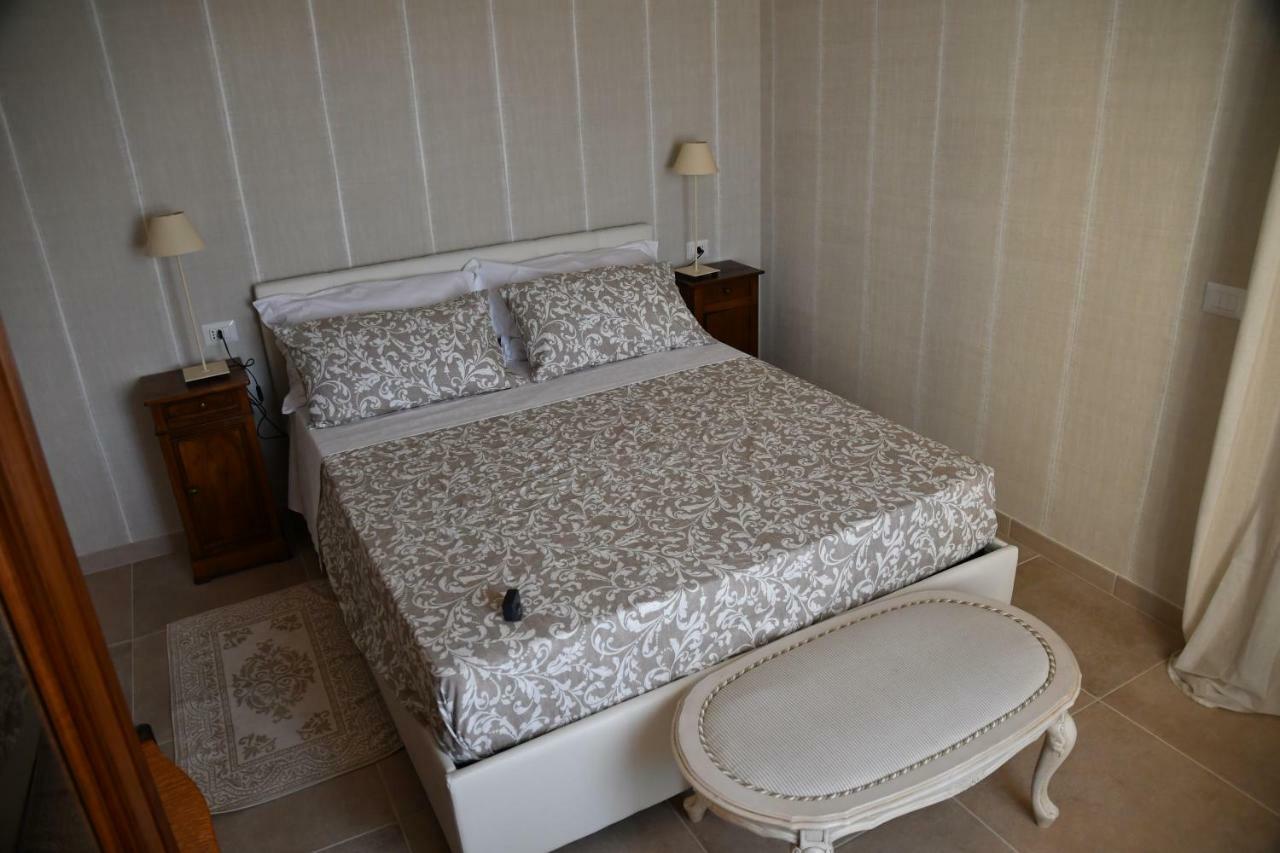 Hotel Le Stanze Del Borgo à Nettuno Extérieur photo