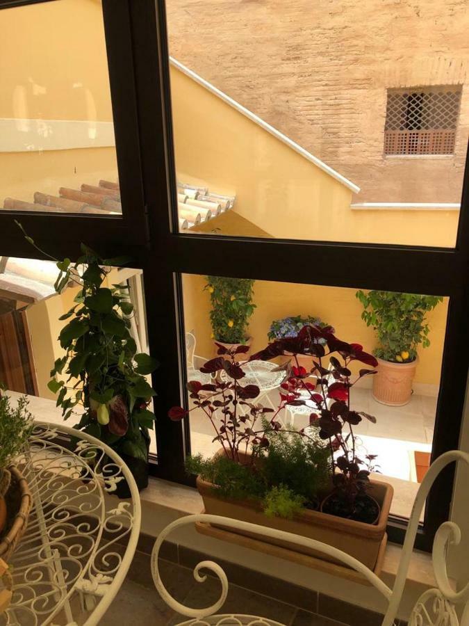 Hotel Le Stanze Del Borgo à Nettuno Extérieur photo